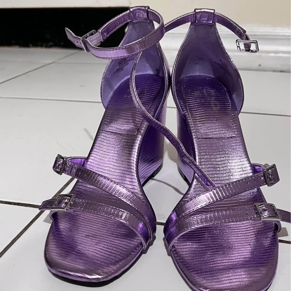 DSW Metallic Purple Strappy Block Heel Sandals